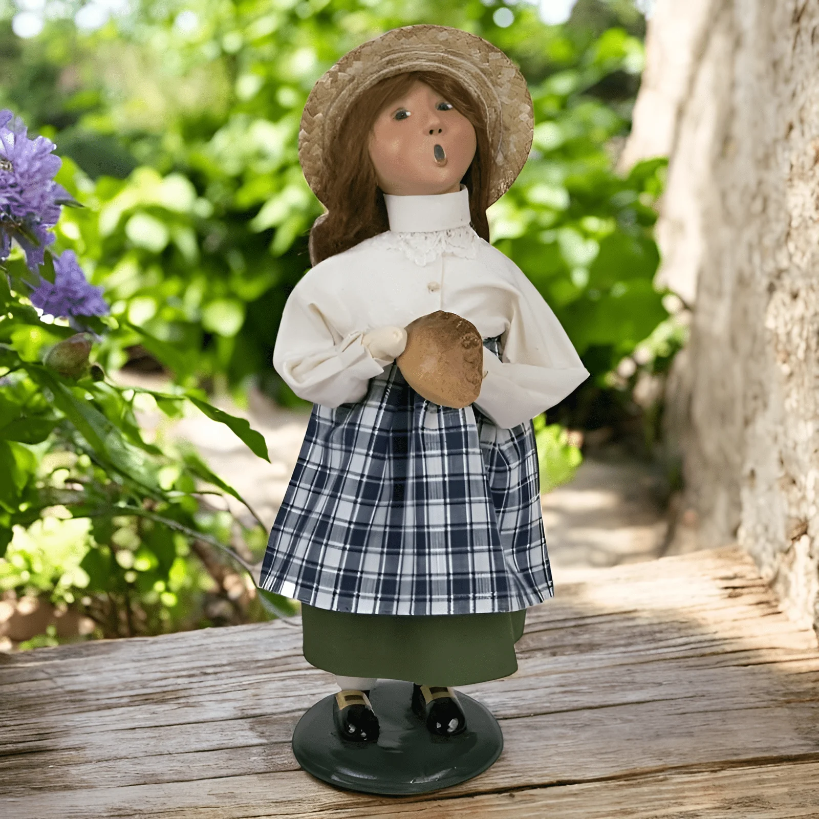 Byers' Choice Girl With Pie Caroler