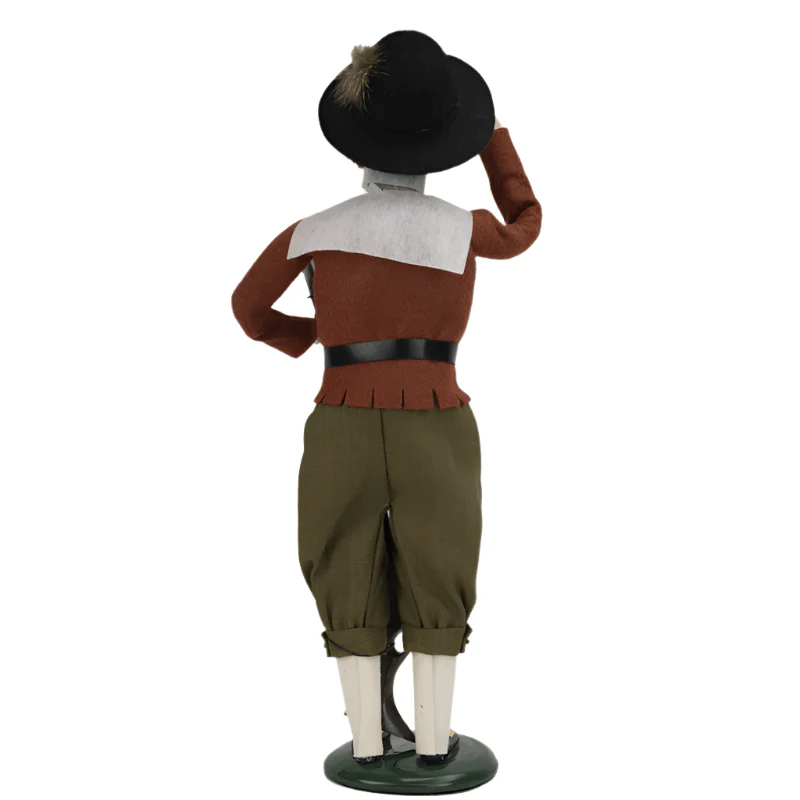 Byers' Choice Pilgrim Man Caroler - Image 3