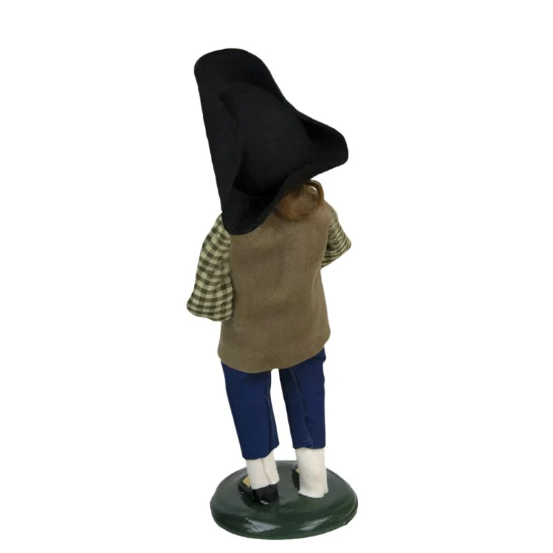Byers' Choice Shopping Boy Caroler - Image 2