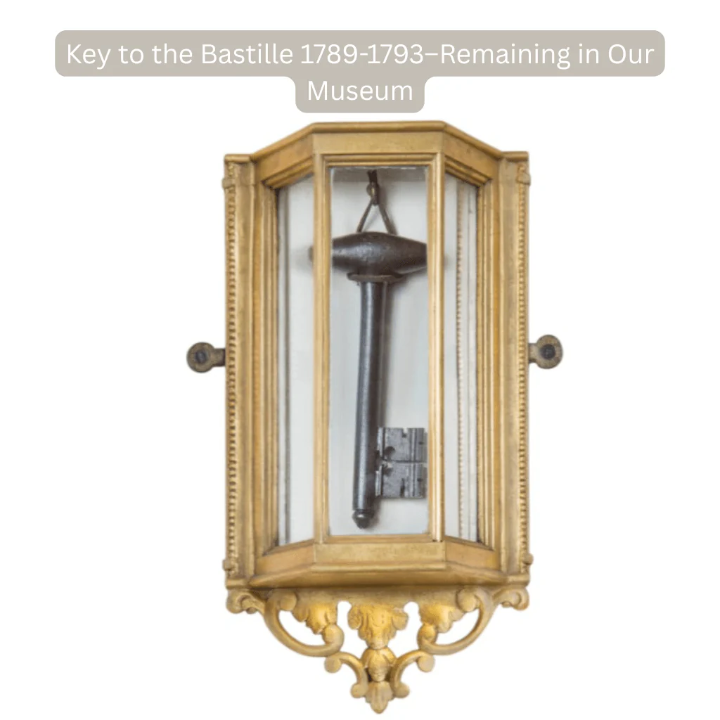 Bastille Key Paperweight - Image 3