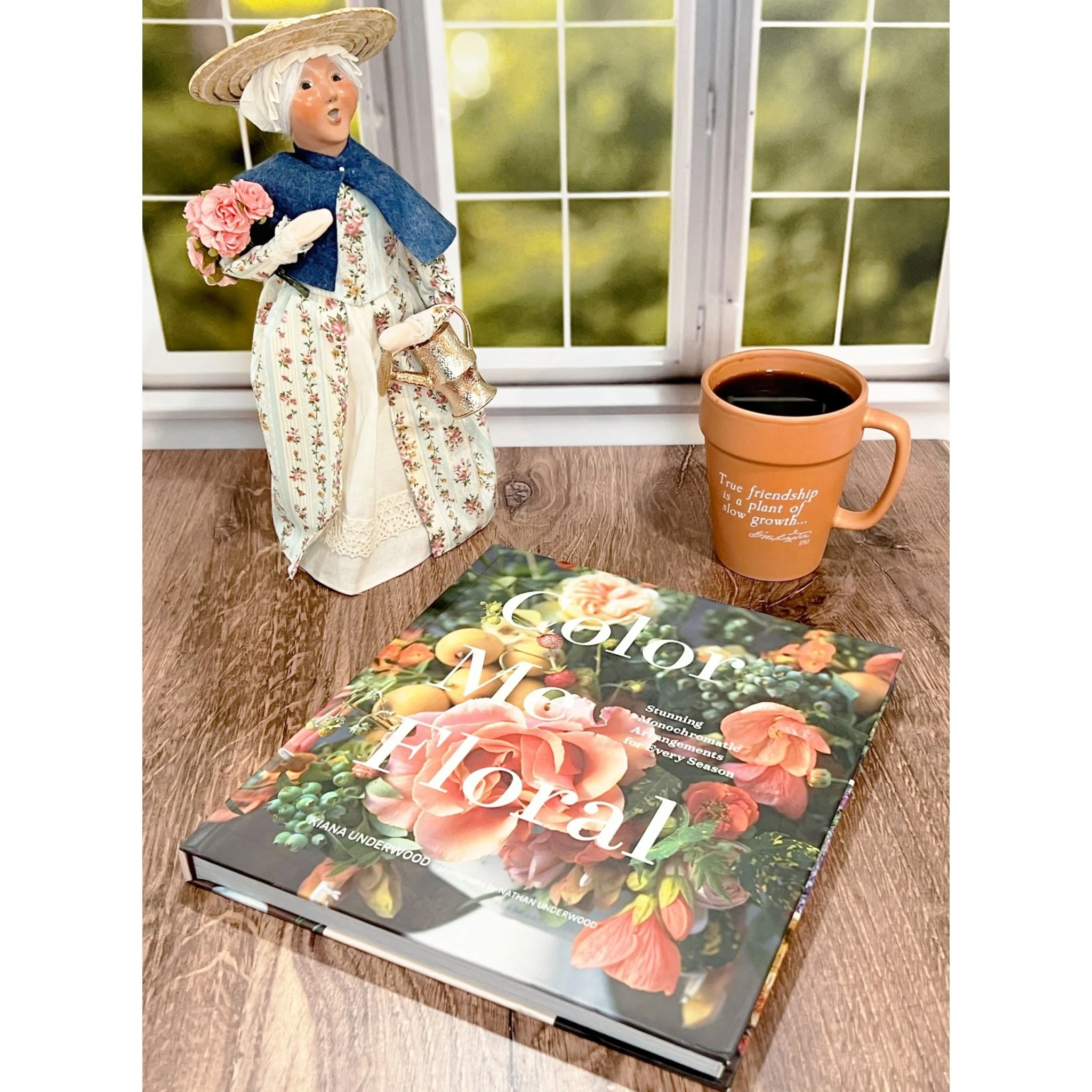 Gardening Martha Caroler by Byers' Choice - Image 8