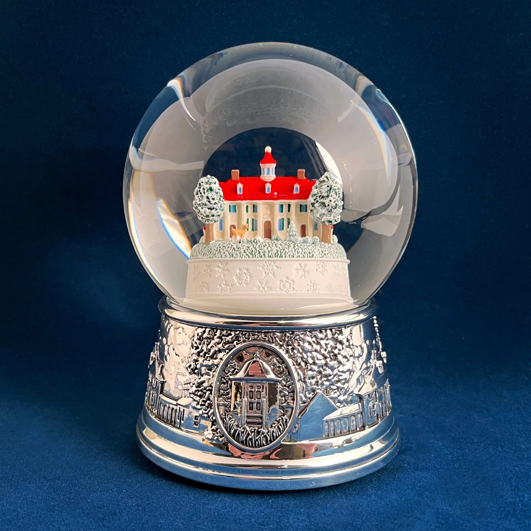 Mount Vernon Musical Snow Globe - Image 3