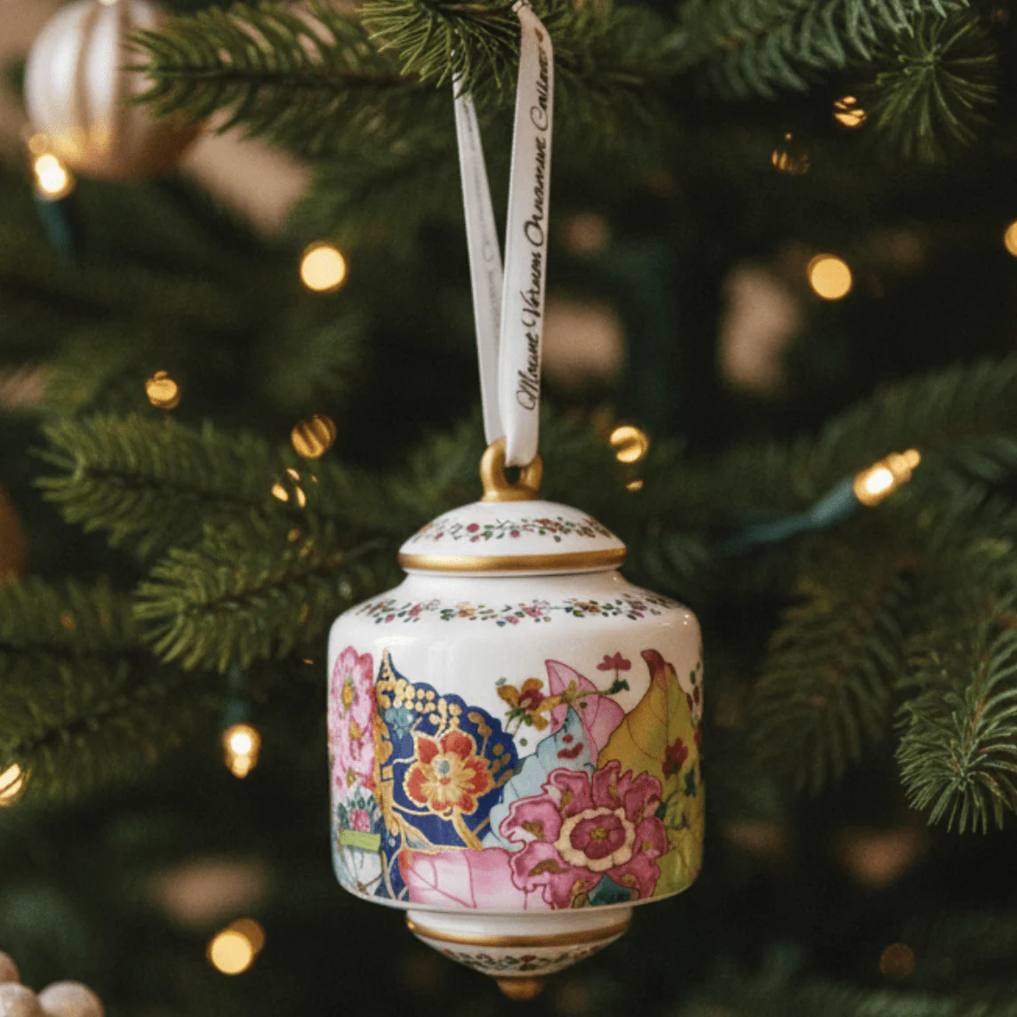 MV Ornament Collection - Porcelain Tobacco Leaf Cylinder